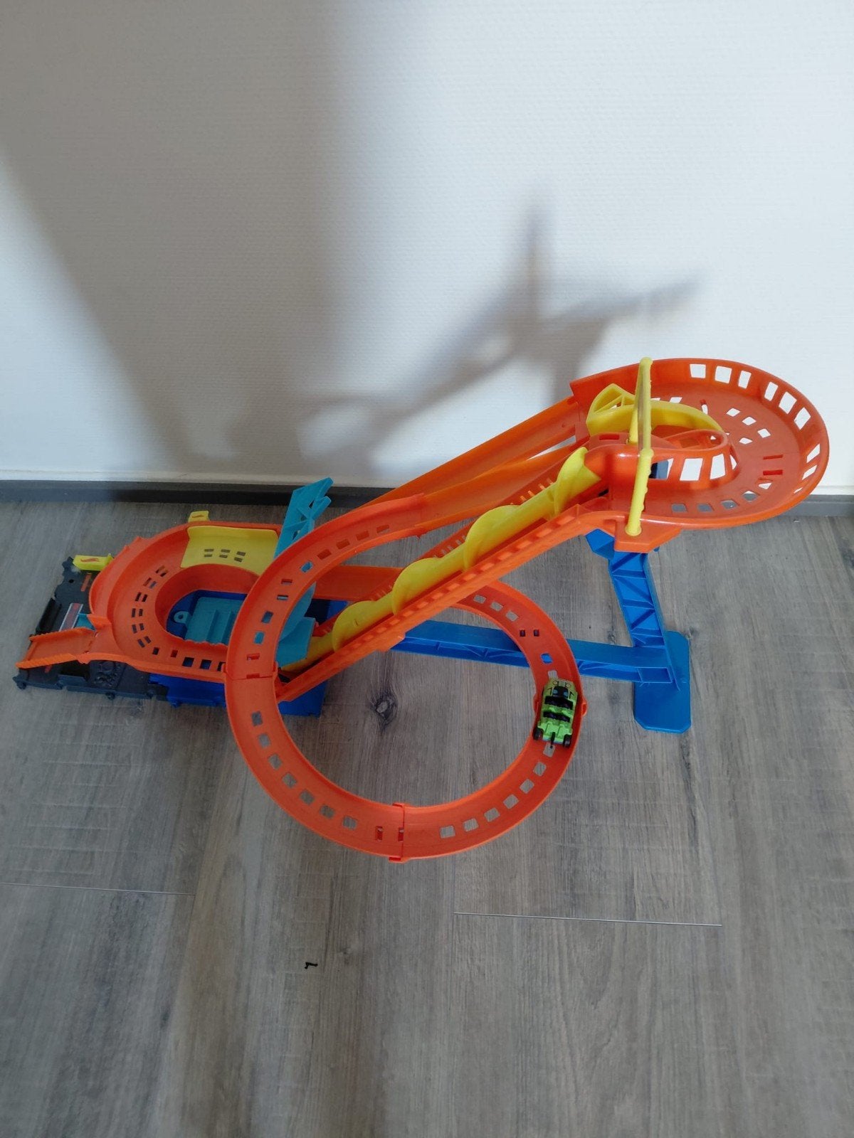 Hotwheels city achtbaan rally baanset., Kinderen en Baby's, Speelgoed | Racebanen, Ophalen, Zo goed als nieuw, Elektrisch, Hot Wheels