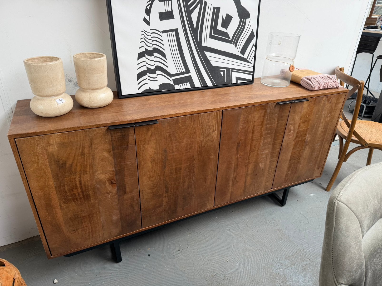 Magazijn leegverkoop dressoor Valdez mangohout metaal zwart, Huis en Inrichting, Hout, Nieuw, Ophalen of Verzenden, Info@wkhome.nl