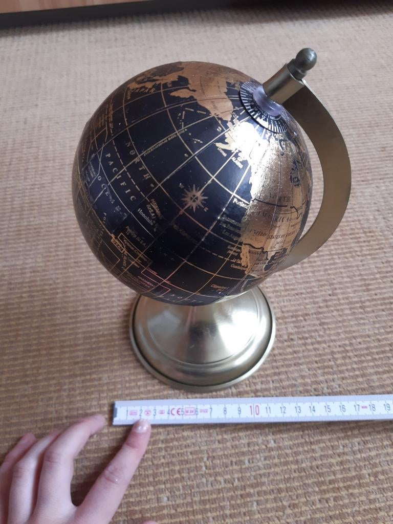 Decoratieve wereldbol - Zwart met goudkleurige details, Ophalen of Verzenden, Gebruikt
