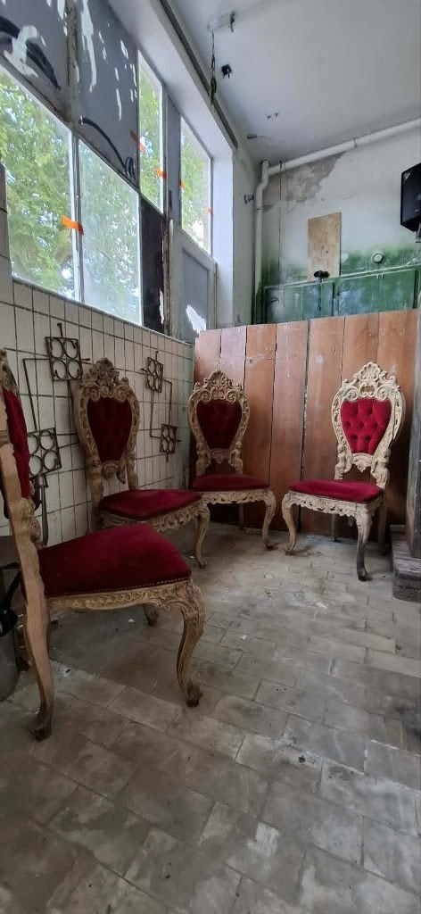 Vier prachtige oude stoelen uit Venetiaans paleis, Ophalen of Verzenden