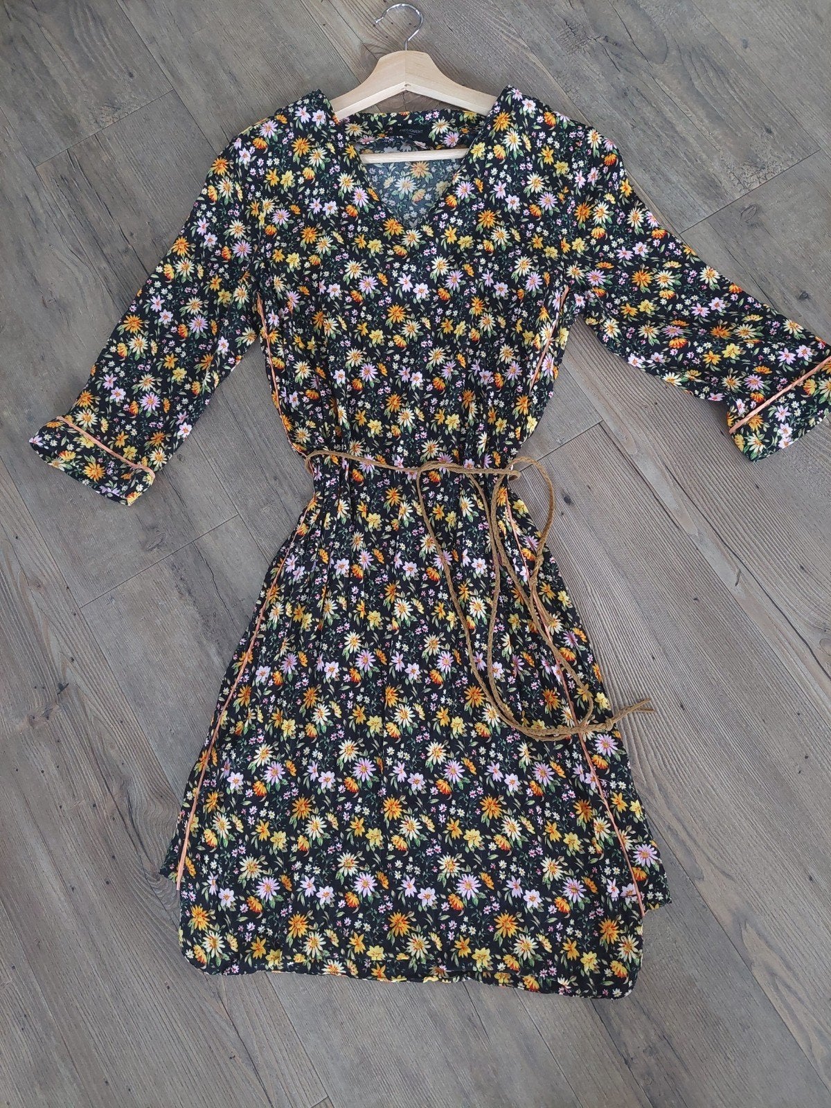 Freequent jurkje met zomerbloemetjes, maat xs, Kleding | Dames, Freequent, Meerkleurig, Ophalen of Verzenden, Zo goed als nieuw
