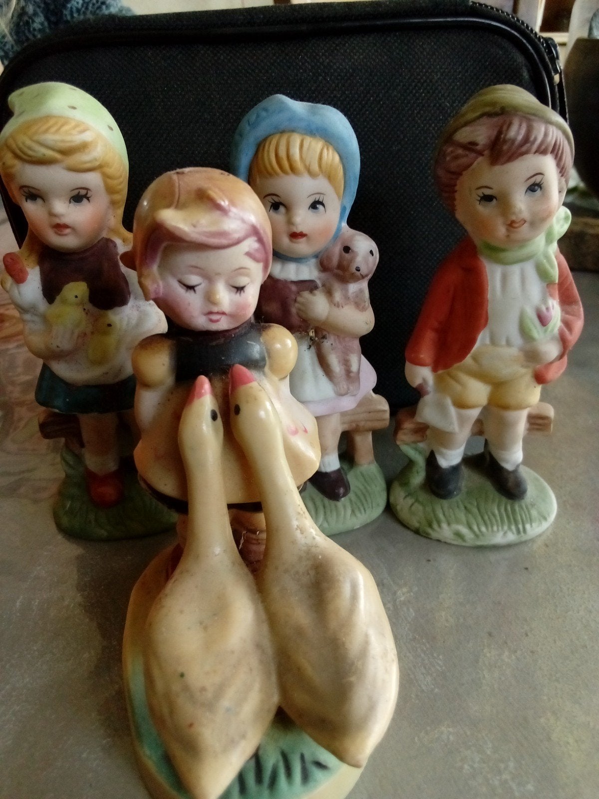 Vintage Porseleinen Beeldjes: Kinderen & Ganzen, Ophalen of Verzenden