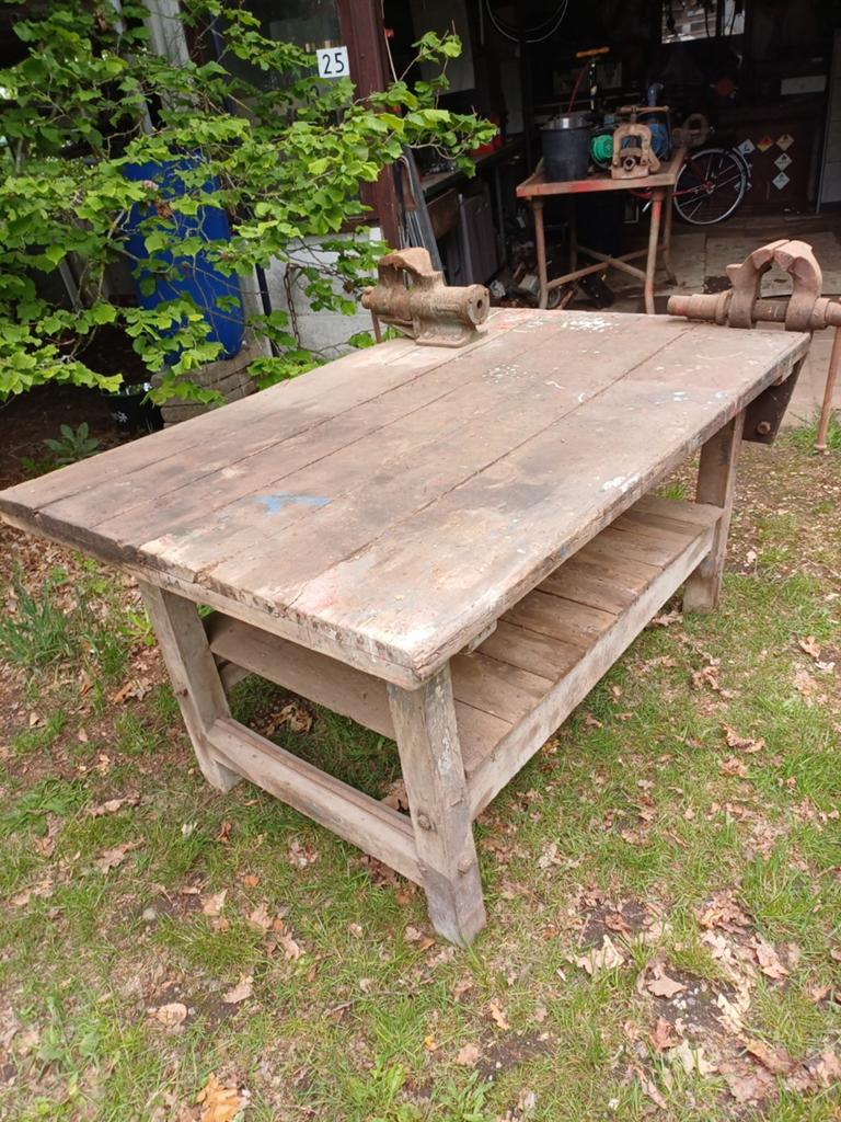 Brocante oude werkbank met bankschroeven, Doe-het-zelf en Verbouw, Werkbanken, Ophalen