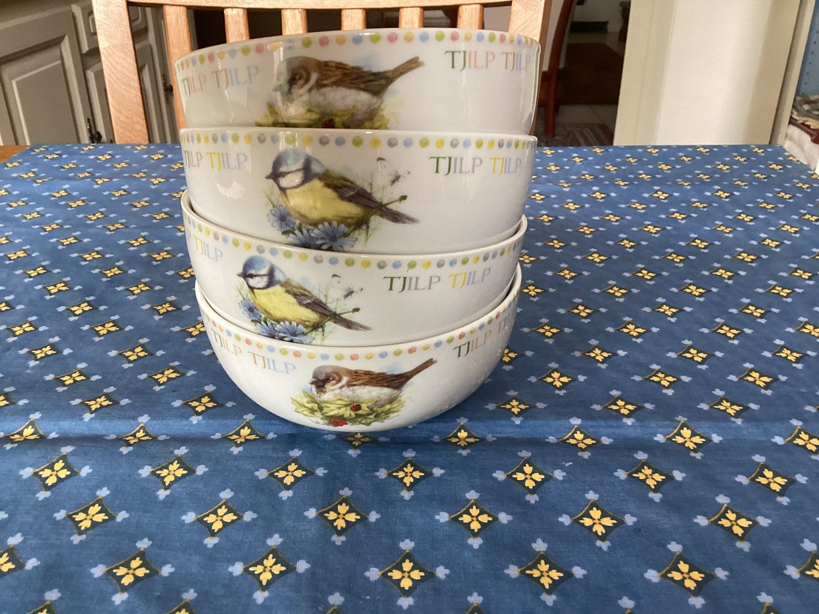 4 kommen TjilpTjilp mus en pimpelmees van “ Theo”  (13 cm ), Huis en Inrichting, Ophalen of Verzenden, Zo goed als nieuw, Overige stijlen