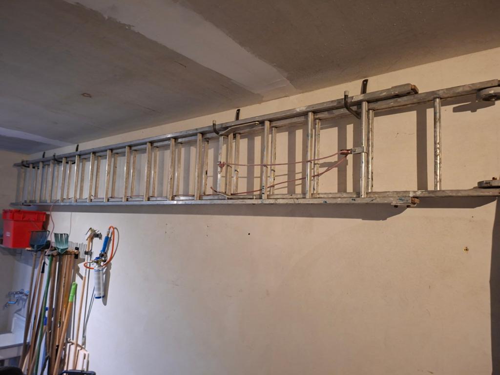 Stevige uitschuifbare ladder 2x16 sporten, Gebruikt, Ophalen of Verzenden, Ladder, Opvouwbaar of Inschuifbaar