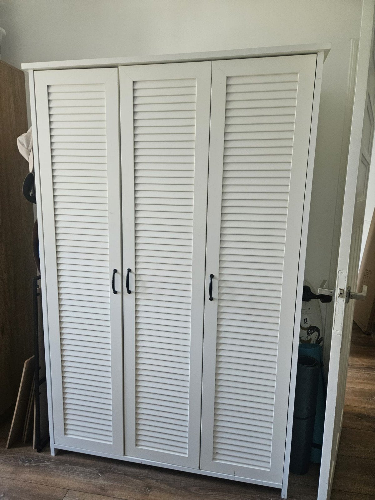 Meubella Kledingkast Oase - Wit - 129x53x180 Cm, Ophalen, Overige materialen, Met deur(en), Gebruikt
