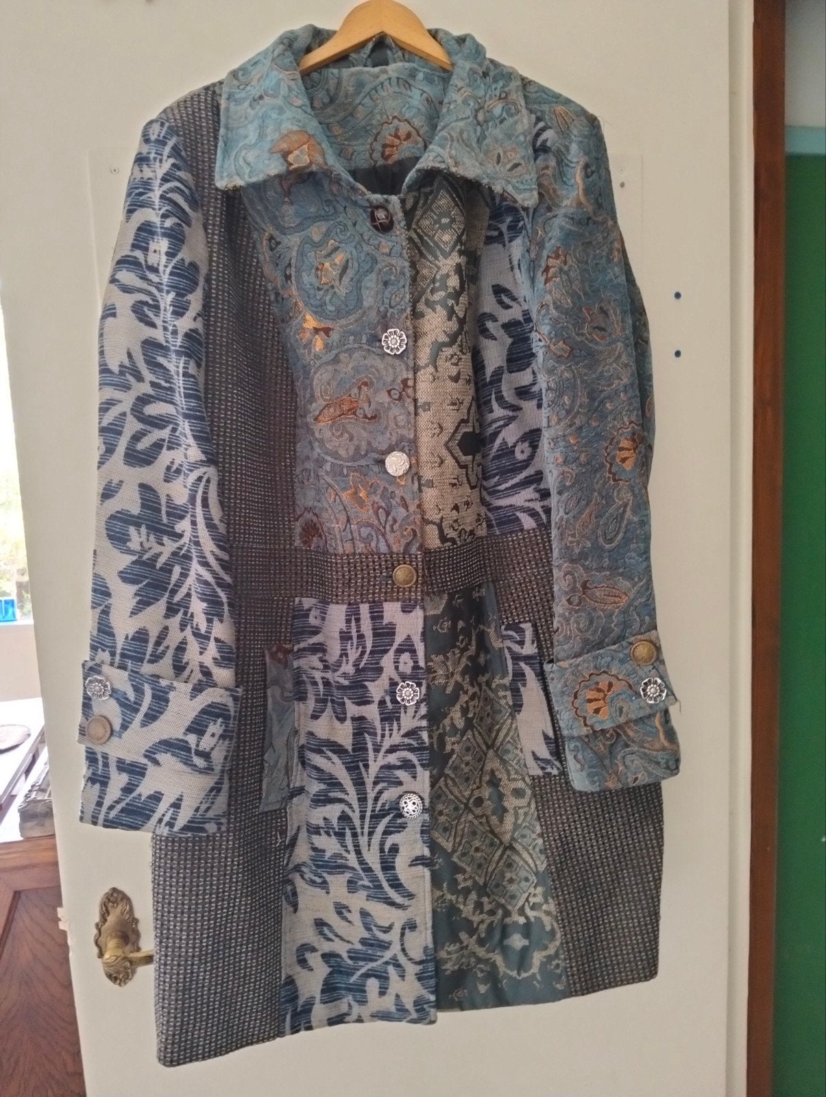 Unieke Rainbow jas met patchwork en bloemenprint, Kleding | Dames, Maat 38/40 (M), Rainbow, Blauw, Ophalen of Verzenden