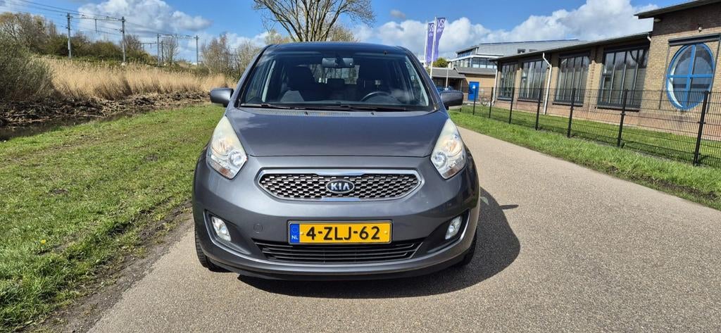 KIA Venga 2010 Grijs zeer luxe uitvoering automaat, Auto's, 125 pk, 1169 kg, 1591 cc, 14 km/l