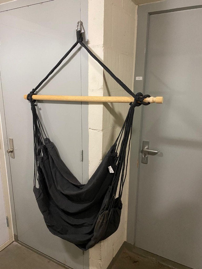 Zwarte Hangstoel, Ophalen, Zo goed als nieuw, Eenpersoons, Binnen