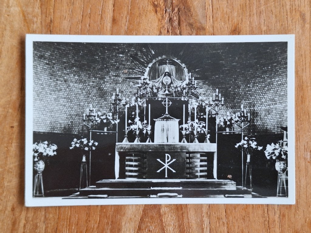 ak Breda altaar Sacramentskerk Zandberglaan, Ophalen of Verzenden, 1940 tot 1960, Ongelopen, Noord-Brabant