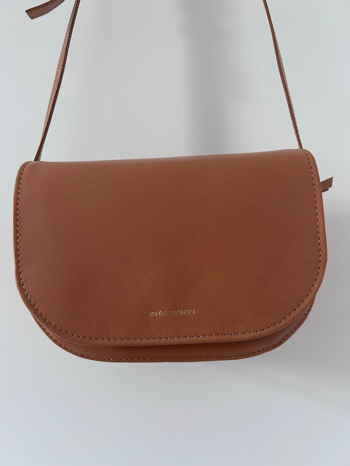 Royal RepubliQ Leren Schoudertas 13x19x8 cm Kameel Als nieuw, Ophalen of Verzenden, Zo goed als nieuw, Beige, Schoudertasje