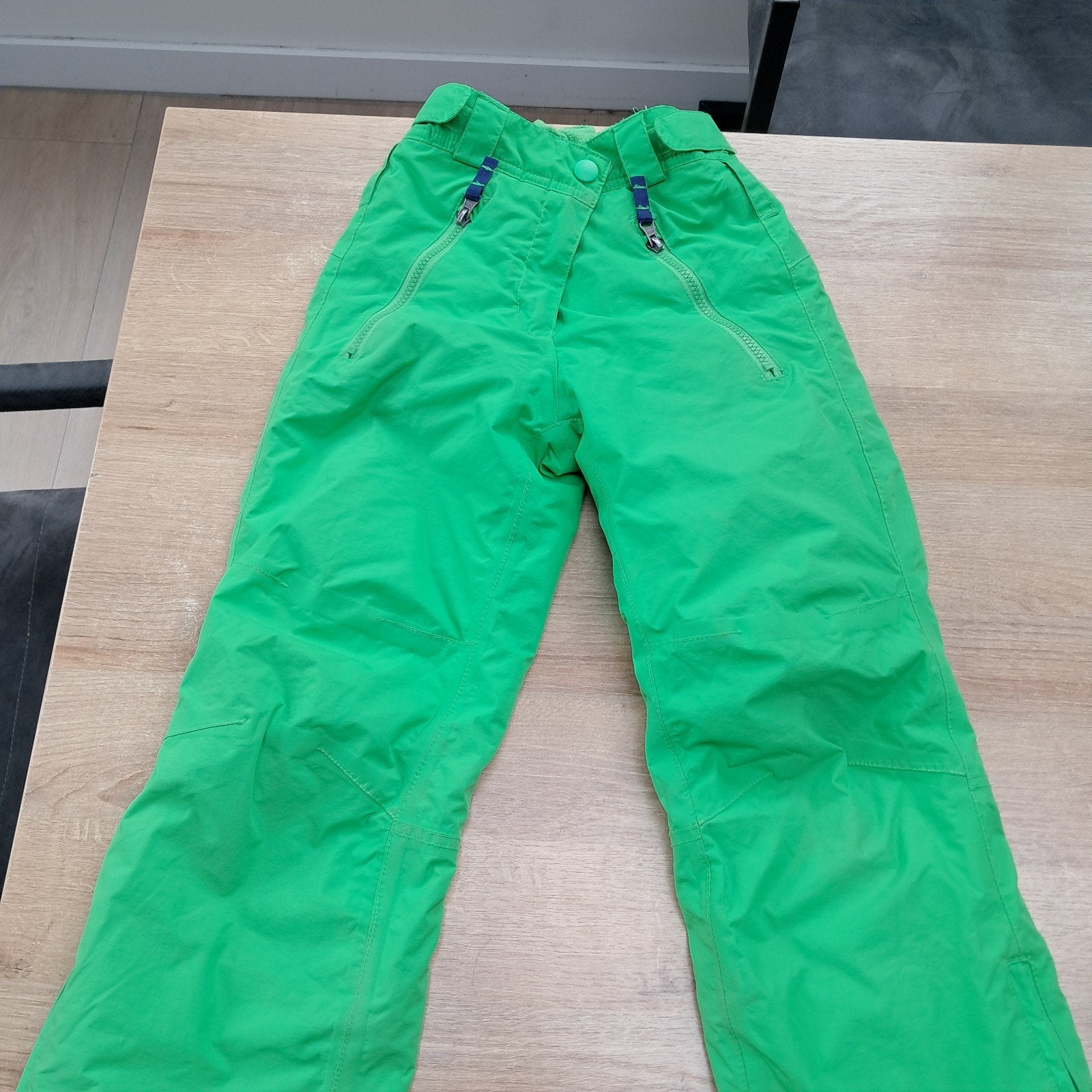 Groene skibroek maat 140 - Waterdicht en winddicht, Kinderen en Baby's, Broek, Gebruikt, Bloom for Kids, Jongen of Meisje
