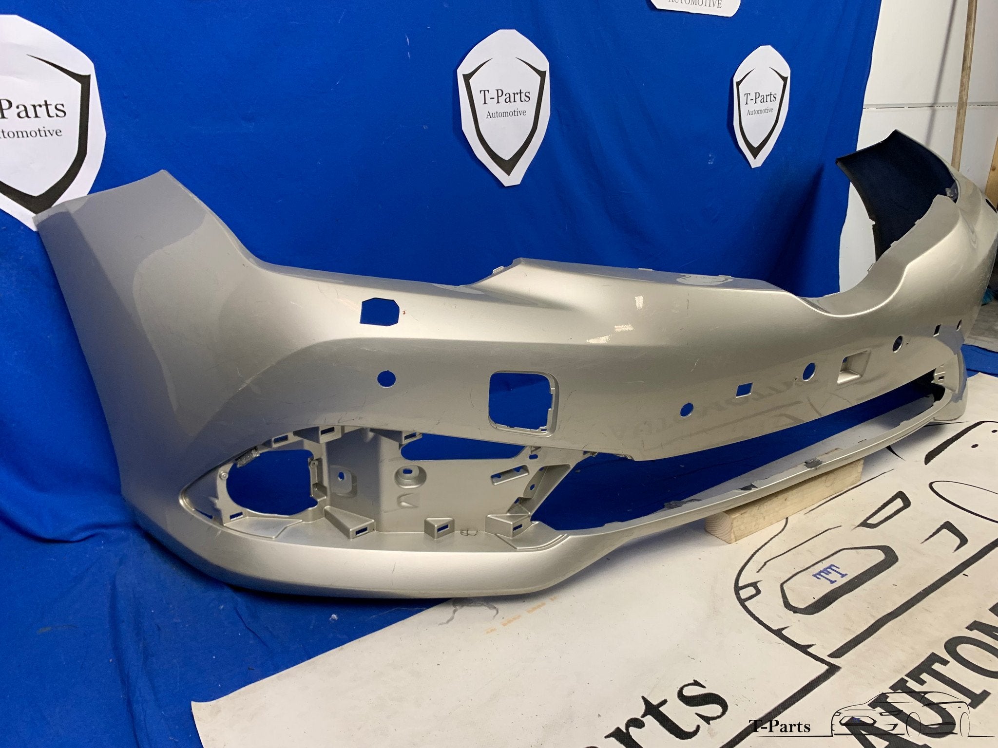 Toyota auris voorbumper sproeiers bumper 4x pdc, Info@fabrikant.eu, Ophalen of Verzenden, Toyota, Bumper