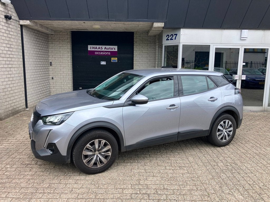 Peugeot 2008 1.5 BlueHDi Blue Lease Active / EXPORT PRIJS /, Voorwielaandrijving, Gebruikt, 4 cilinders, 125 €/maand