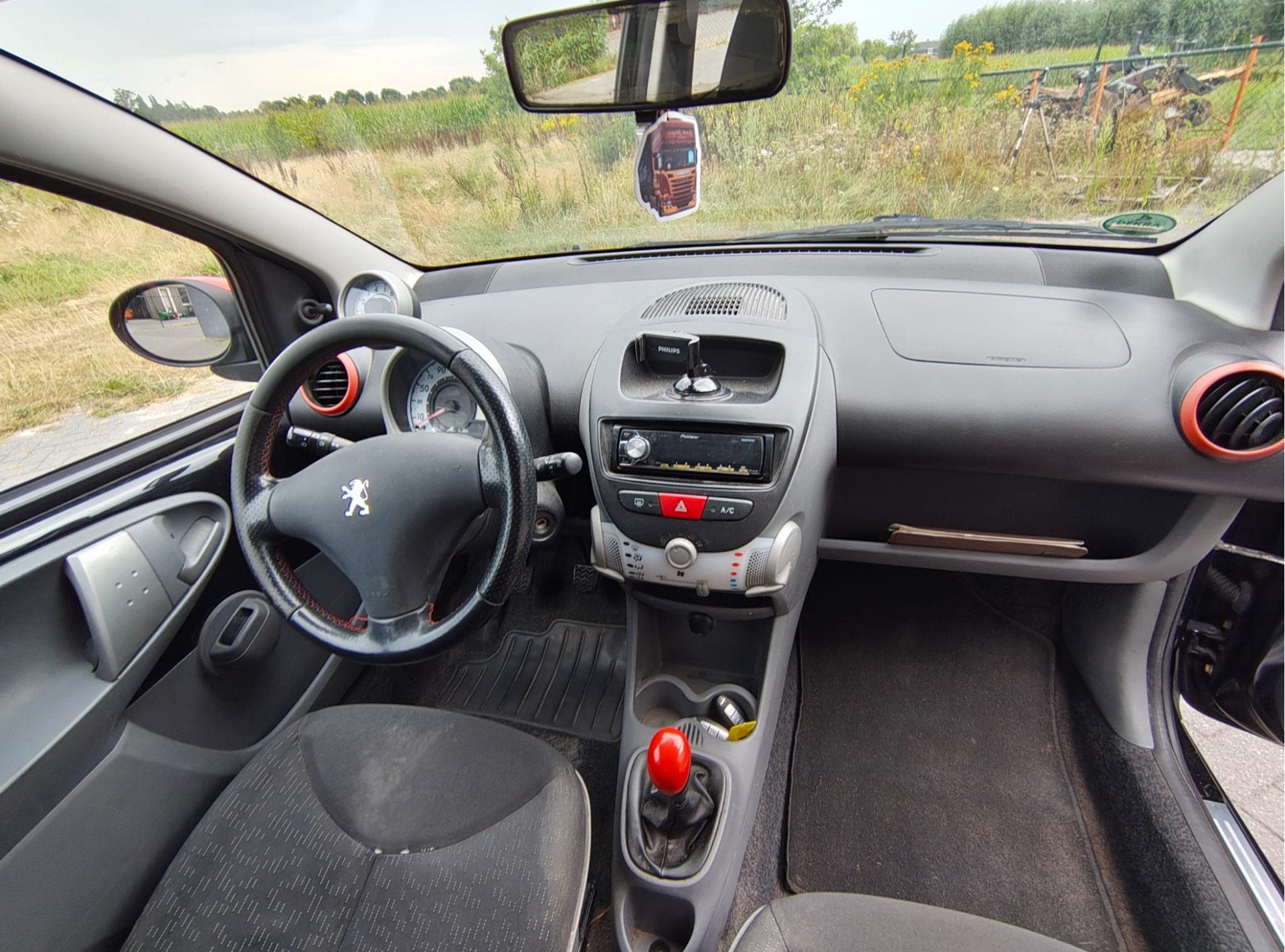 Peugeot 107 1.0I-12V 3Drs Airco Elek.ramen XR Lmv (bj 2009), Auto's, Peugeot, Voorwielaandrijving, Elektrische ramen, Stof, Zwart