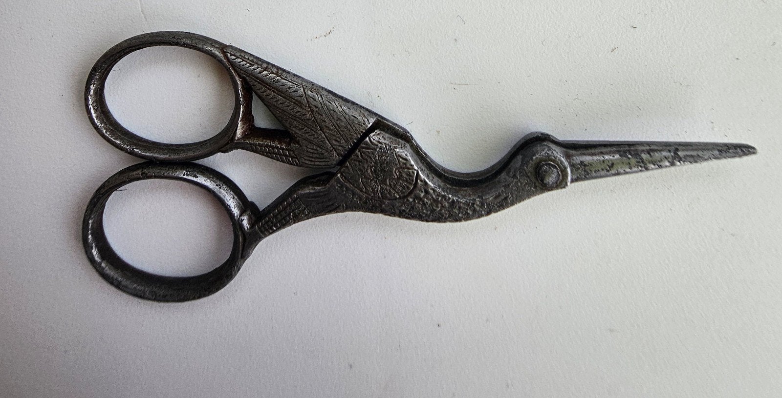 ​Antieke Ooievaarsschaar 11 cm - Brocante Borduurschaar, Ophalen of Verzenden