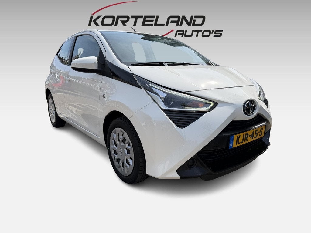 Toyota Aygo 1.0 VVT-i x-play AIRCO CAMERA LED, Voorwielaandrijving, Stof, Gebruikt, Met garantie (alle)