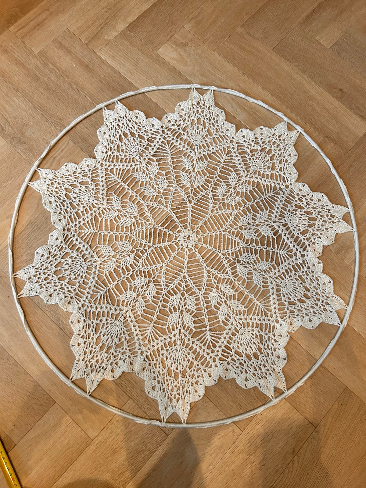 Groot gehaakt wandkleed / dromenvanger, wit, 70 cm, Huis en Inrichting, Ophalen, Boho, Zo goed als nieuw, Wit