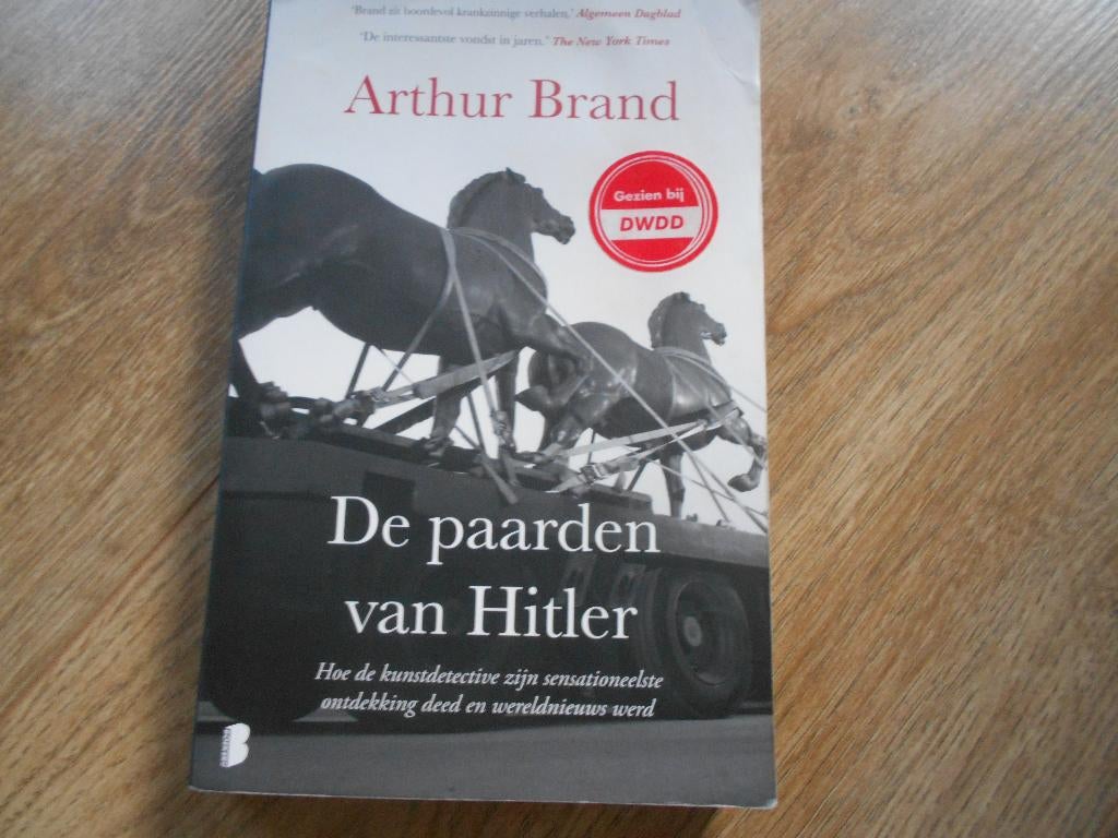 Arthur Brand De paarden van Hitler, Boeken, Ophalen of Verzenden, Tweede Wereldoorlog, Zo goed als nieuw, Overige onderwerpen