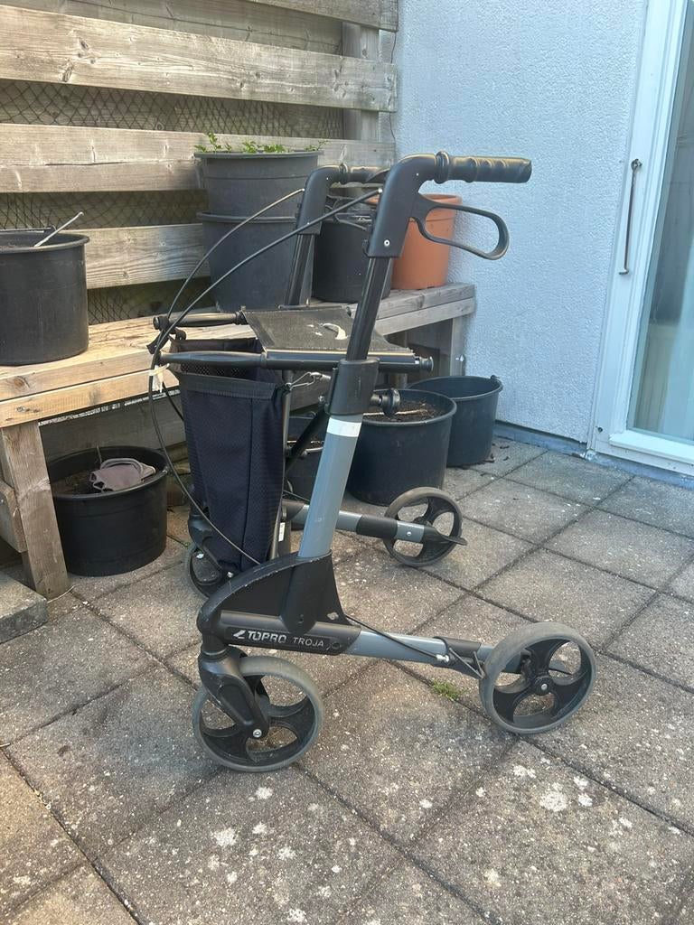 Topro Troja Lichtgewicht Opvouwbaar Rollator Maat M, Diversen, Rollators, Ophalen, Lichtgewicht, Zo goed als nieuw