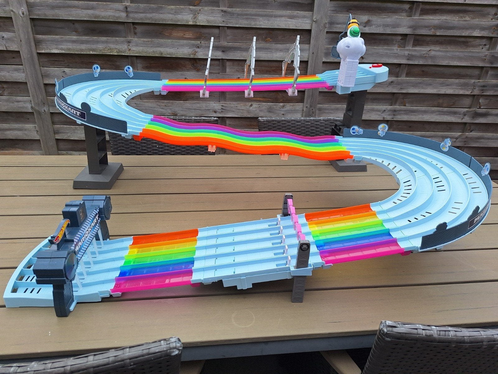 Grote mario kart rainbow road racebaan .zgan, Kinderen en Baby's, Speelgoed | Racebanen, Ophalen of Verzenden, Zo goed als nieuw