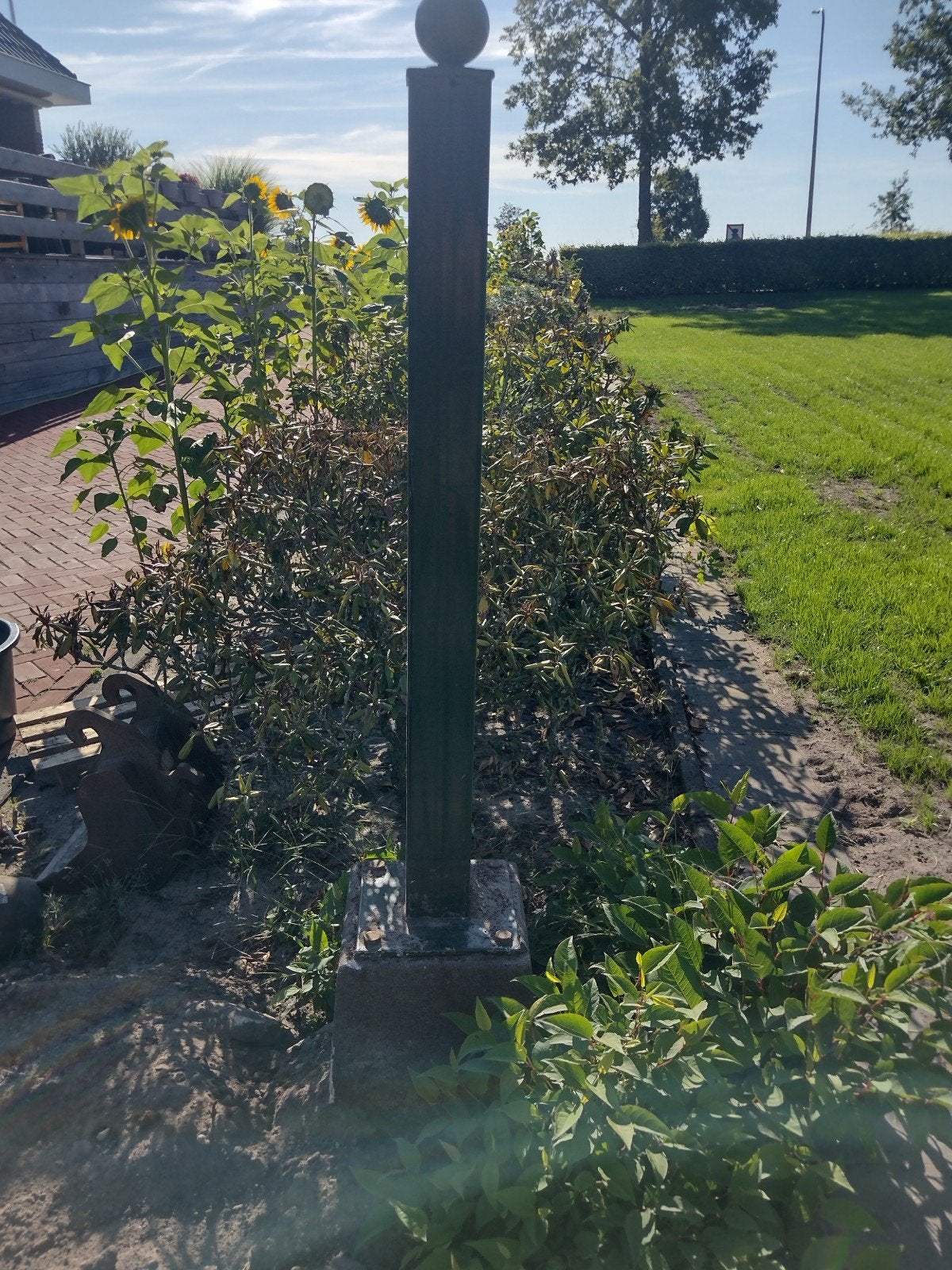 Poortpaal/hekwerkpaal op betonnen poer - Gratis ophalen, Met poort, Gebruikt, Overige typen, Ophalen of Verzenden
