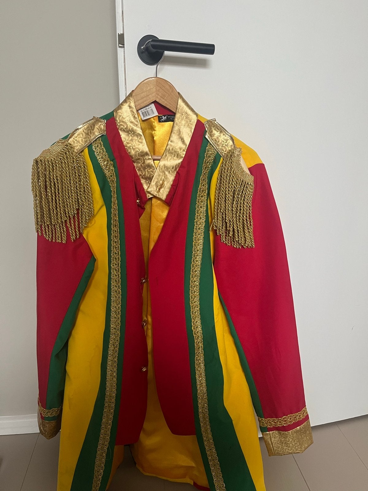 Carnavalsjas Rood Geel Groen met Gouden Details, Maat 38/40 (M), Carnaval, Ophalen of Verzenden, Zo goed als nieuw