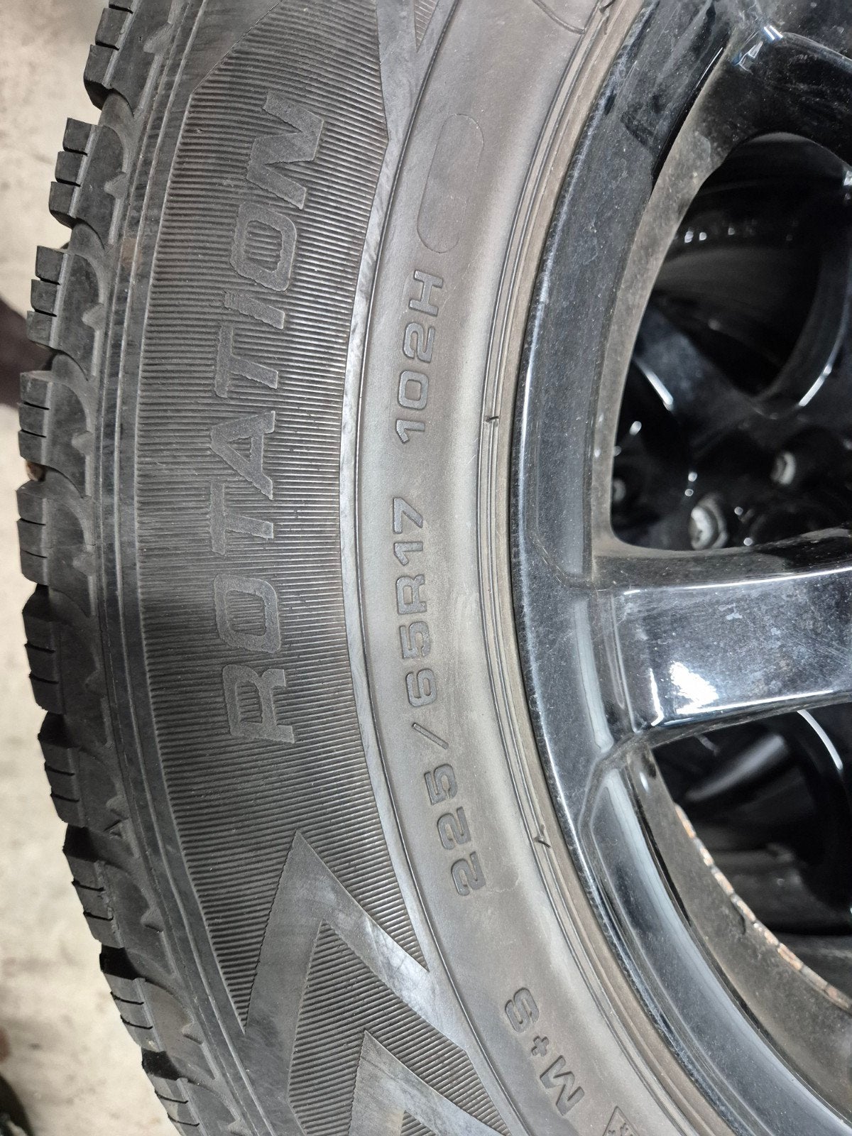 Winterbanden met velgen - 225/65R17, Ophalen, Gebruikt, Banden en Velgen, 17 inch