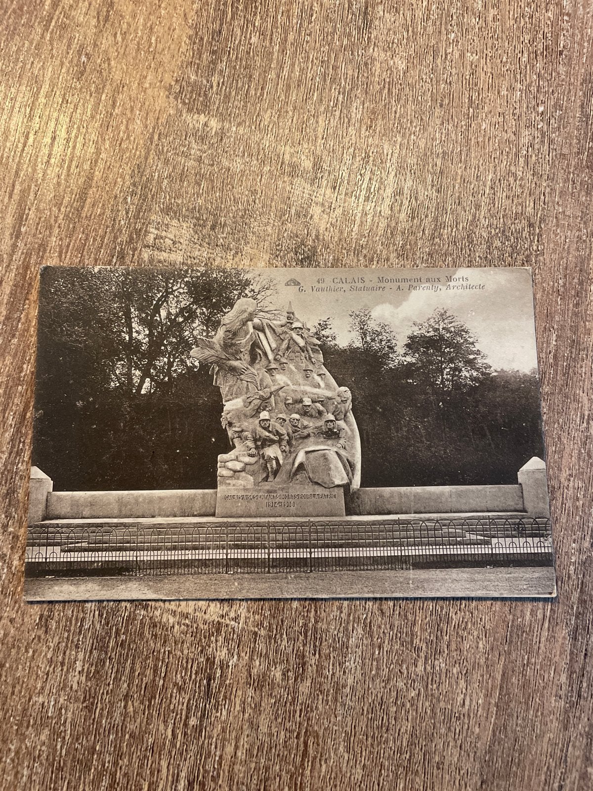 Oude Ansichtkaart Calais - Monument aux Morts, Ophalen of Verzenden, Ongelopen, Politiek en Historie