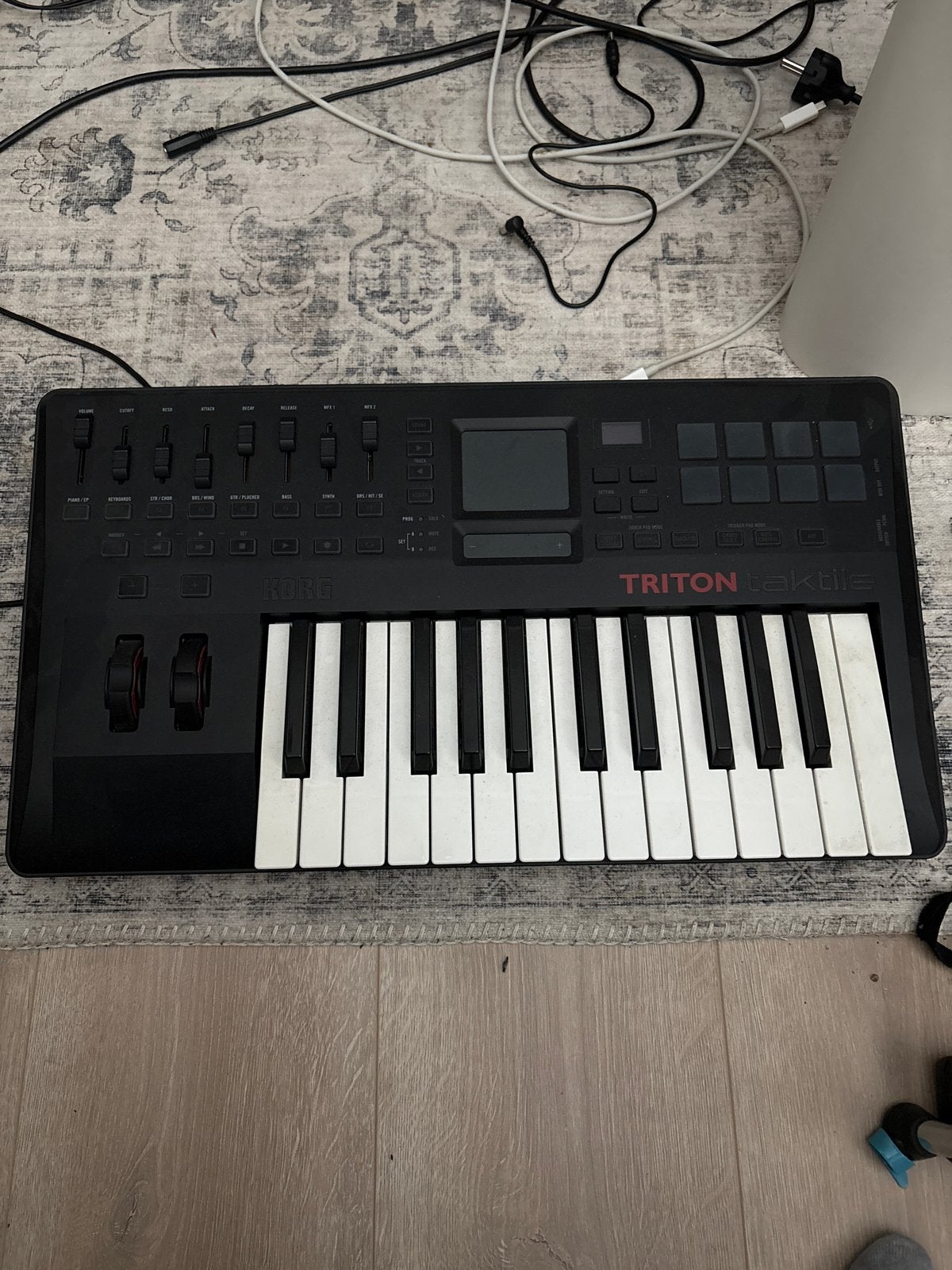 Korg Triton Taktile 25 MIDI Controller/Synthesizer, Korg, Zo goed als nieuw, Met midi-aansluiting, Overige aantallen