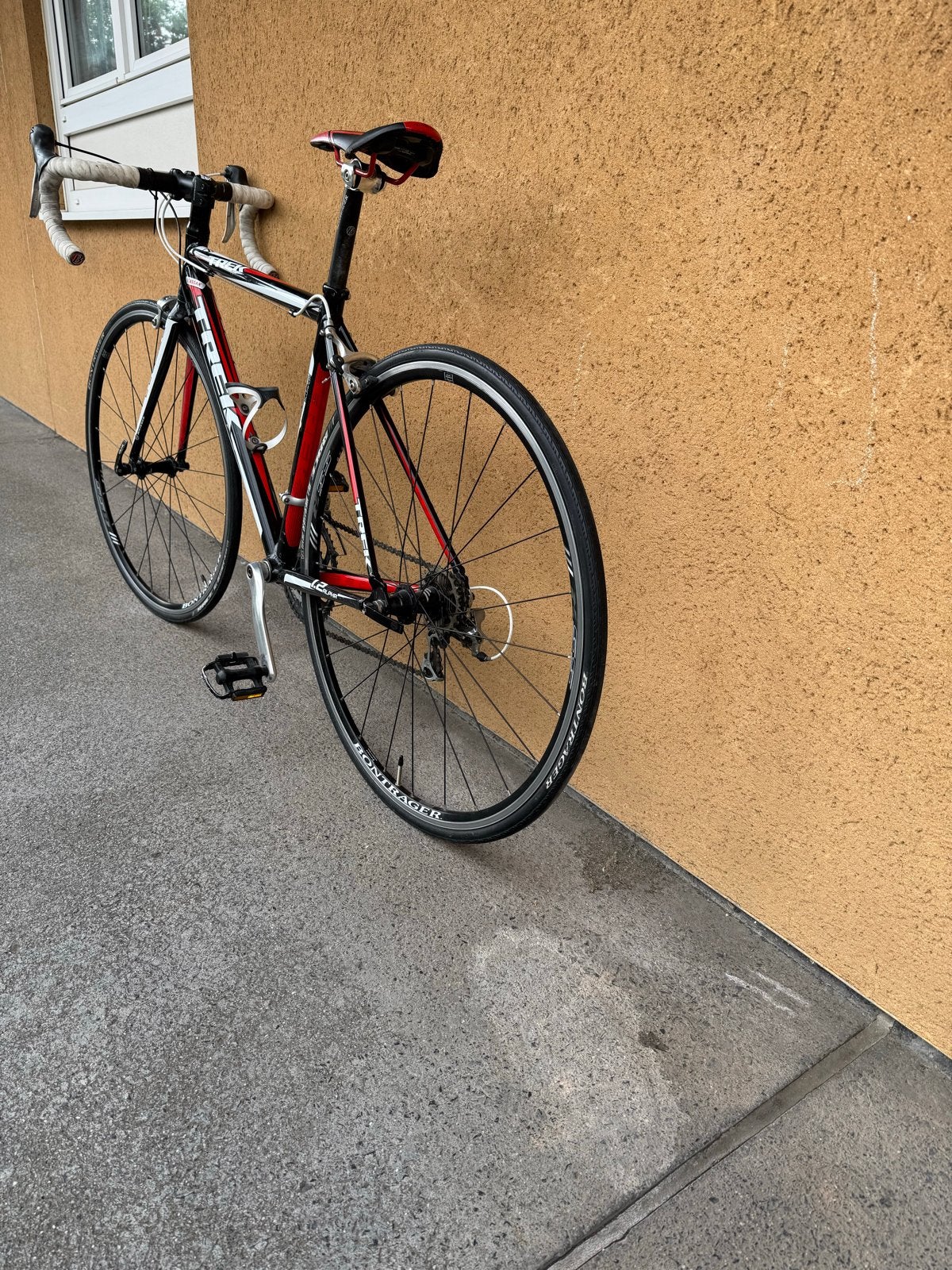 Trek racefiets, zwart/rood, goede staat, Fietsen en Brommers, Overige merken, 28 inch, Aluminium, Ophalen of Verzenden