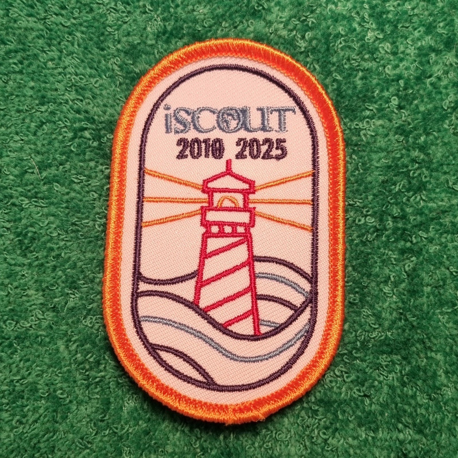Scouting badge iScout 2010-2025 - Vuurtoren, Verzamelen, Verzenden, Nieuw, Embleem, Speld of Insigne