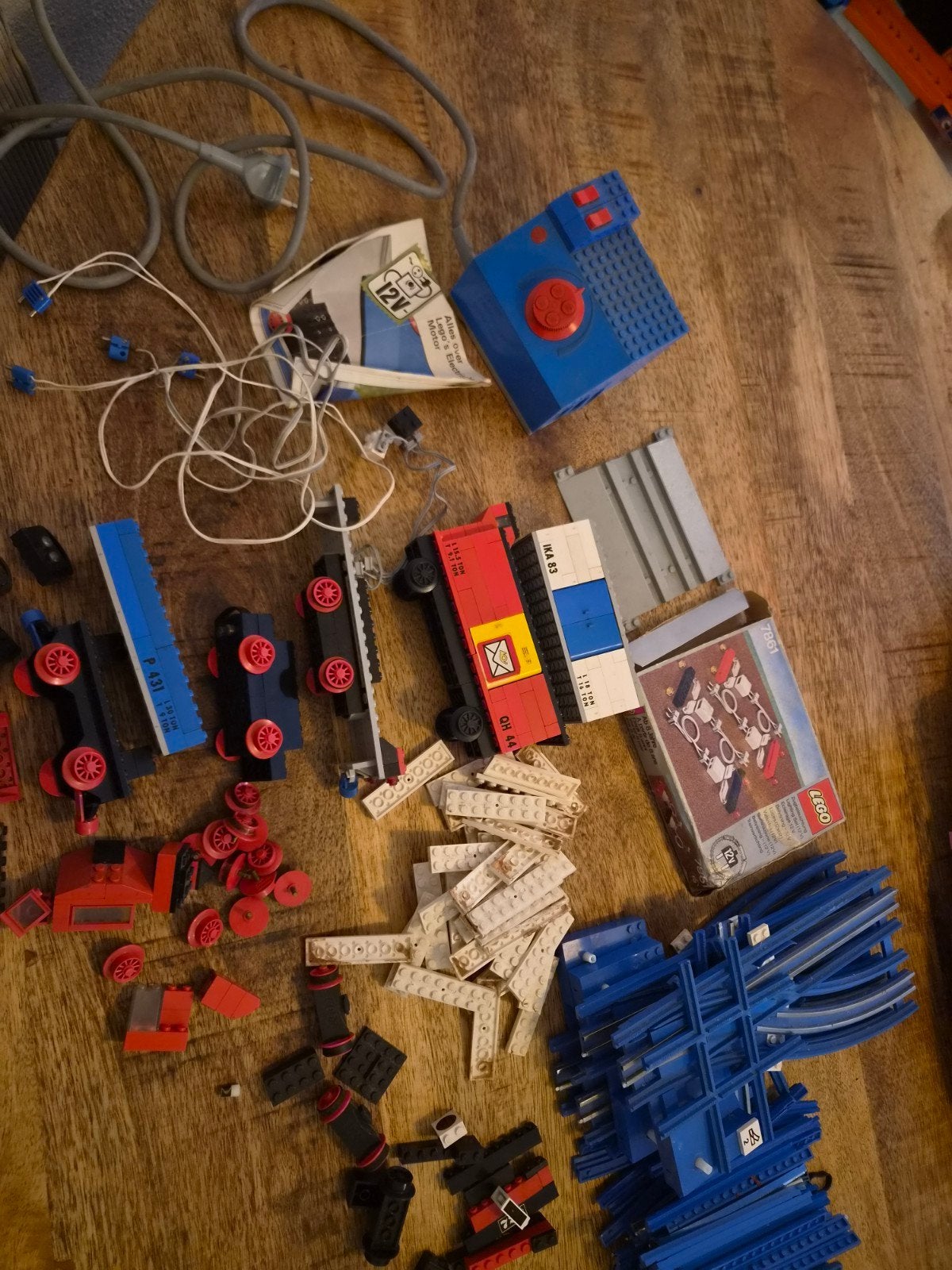 Grote partij LEGO Trein 12V met rails, wagons en motor, Ophalen of Verzenden, Gebruikt