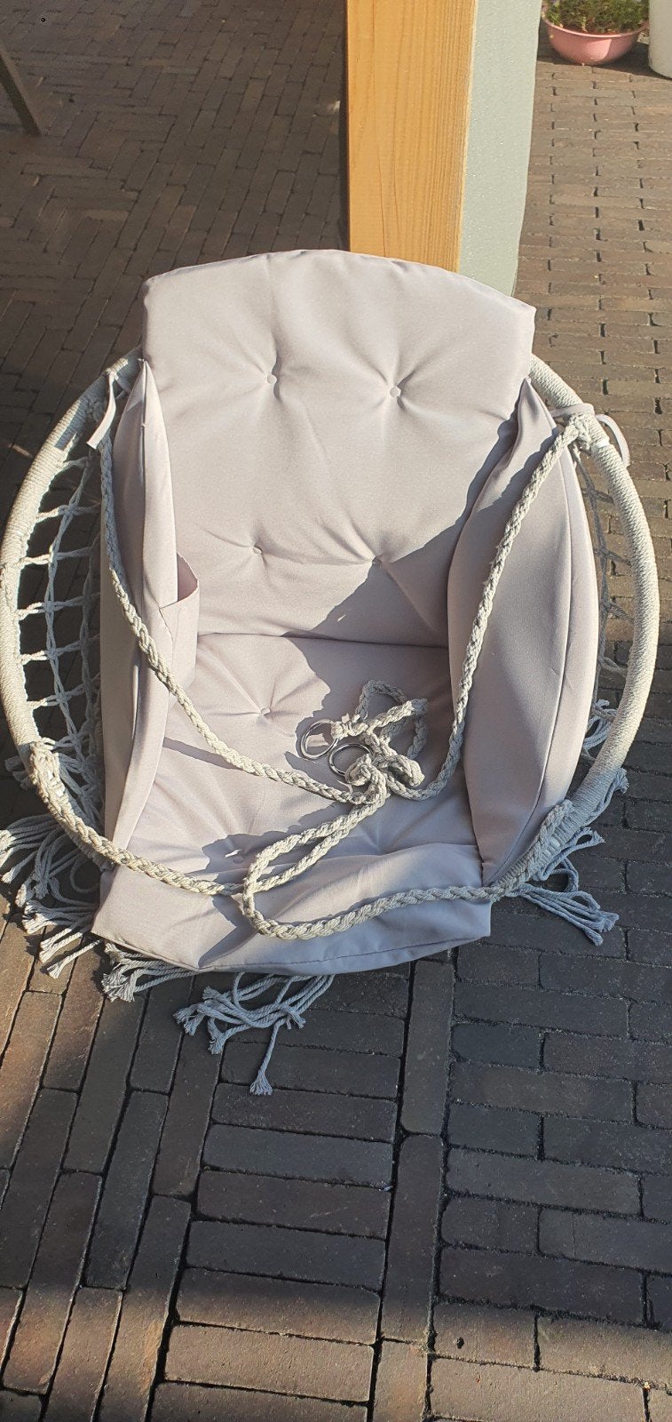 Hangstoel met ophanghaken en hoes, Ophalen