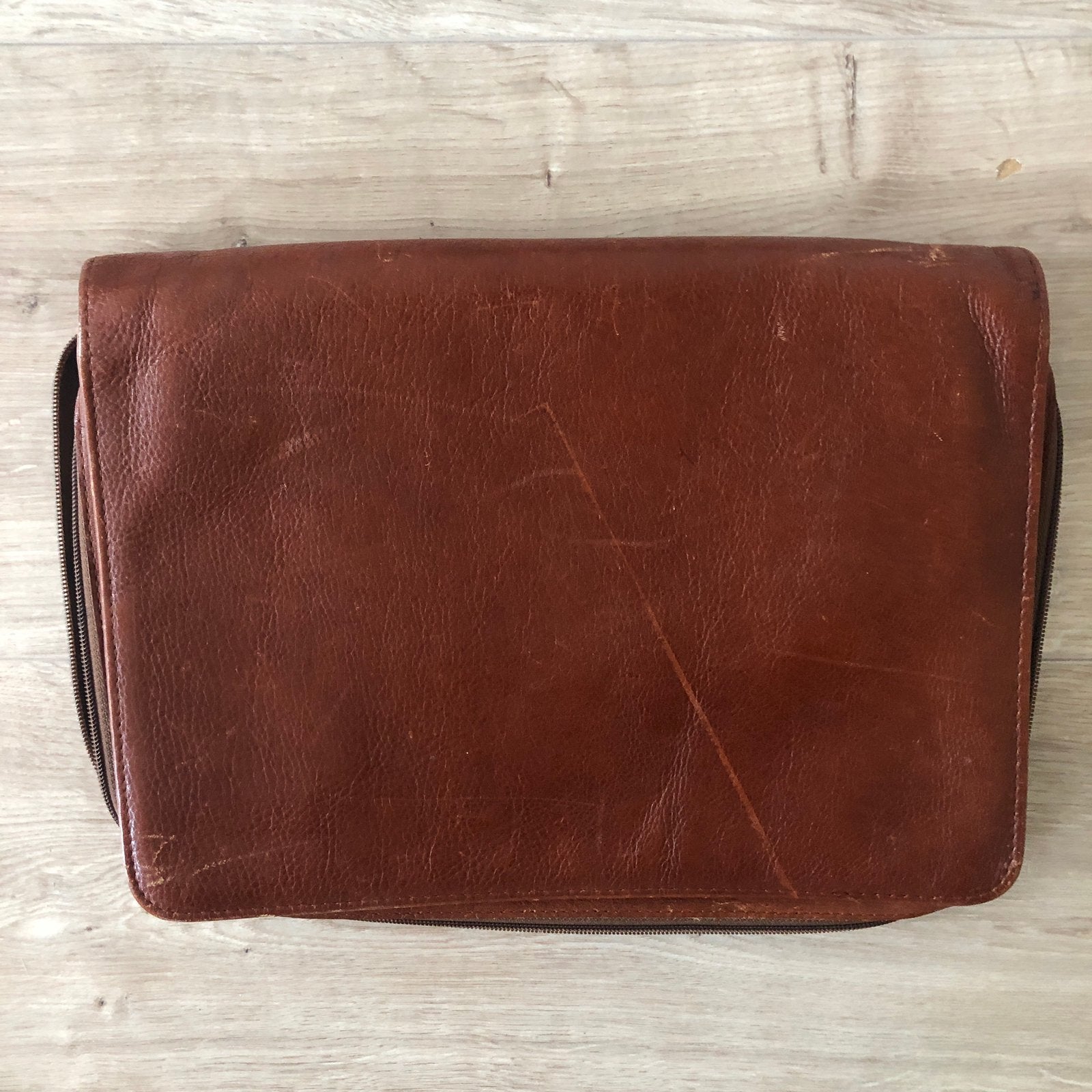 Vintage leren Toshiba hoes 20cm bij 28cm, Computers en Software, Ophalen, 13 inch, Refurbished