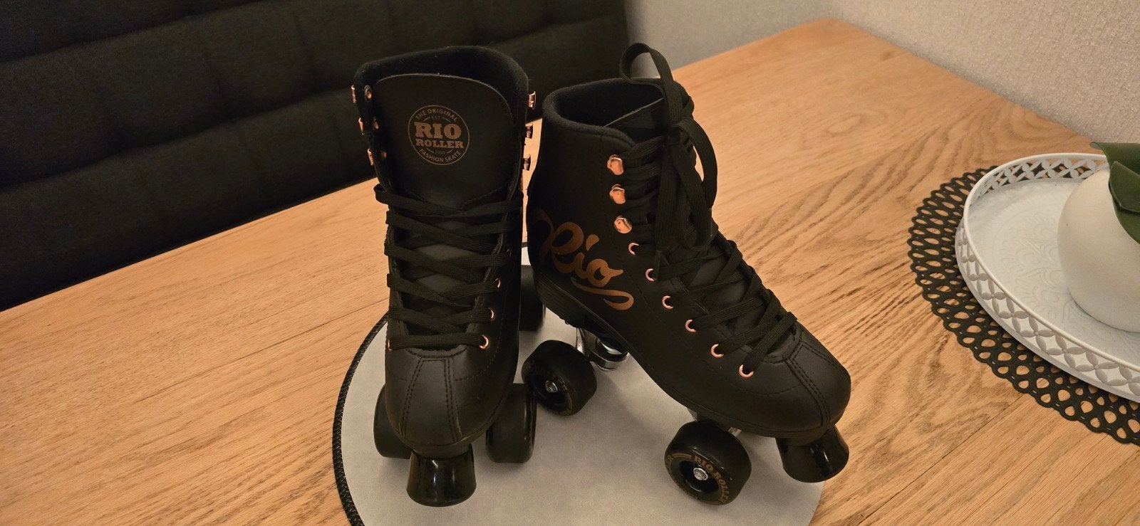 Rio Roller Rose Black Rolschaatsen – Roségoud – Maat 37, Ophalen, Kinderen, Overige typen, Zo goed als nieuw
