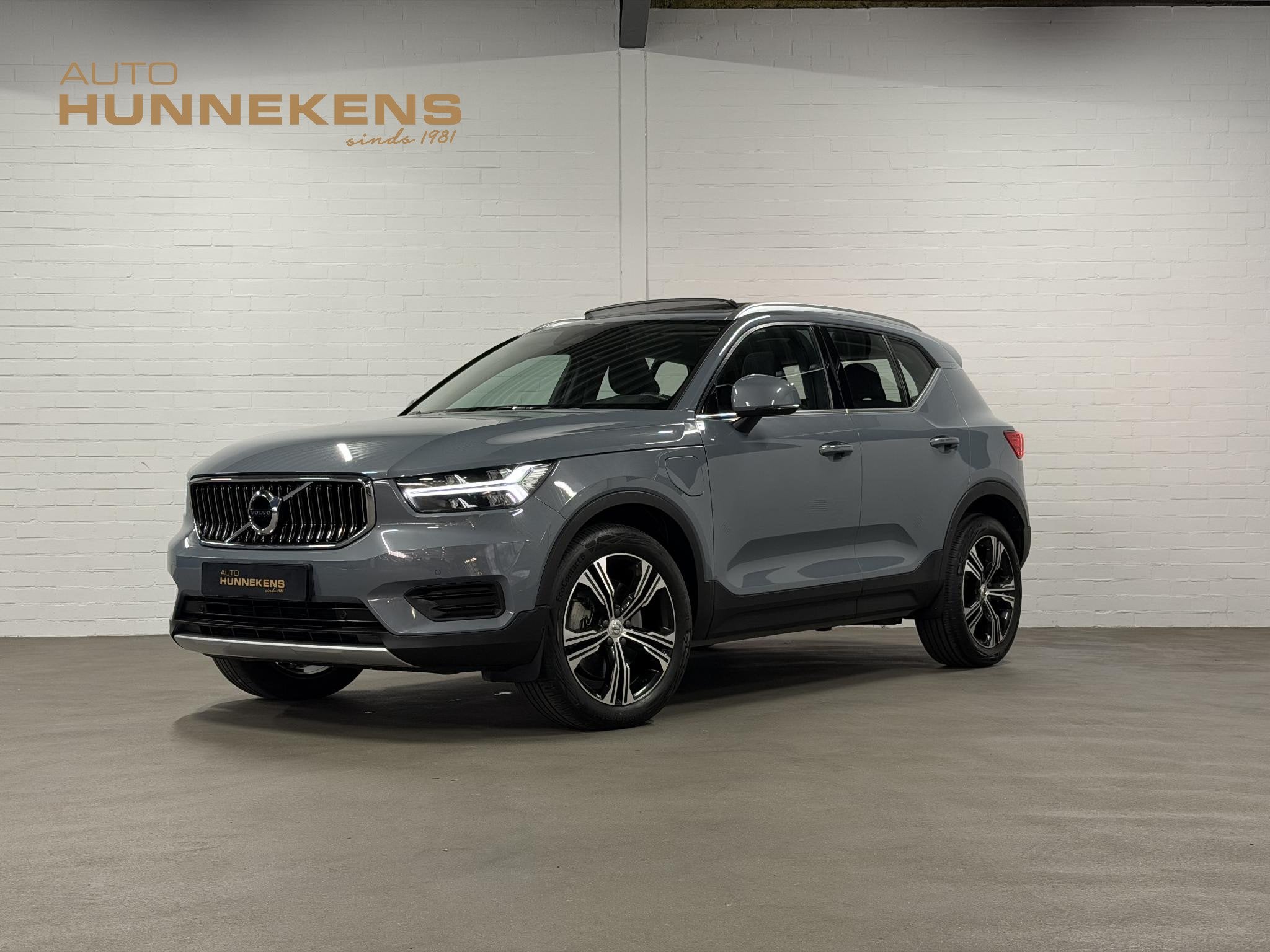 Volvo XC40 1.5 T4 Recharge Inscription Expression Open dak |, Auto's, Volvo, 12 maanden, Stof, Euro 6, 3 cilinders