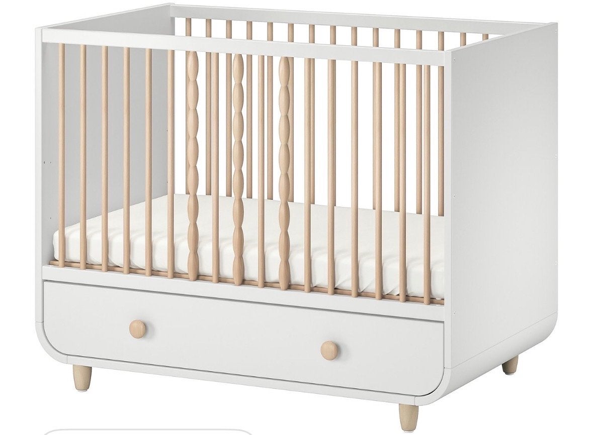 IKEA MYLLRA Ledikant met matras en 3 standen, Ophalen of Verzenden, Zo goed als nieuw, Ledikant