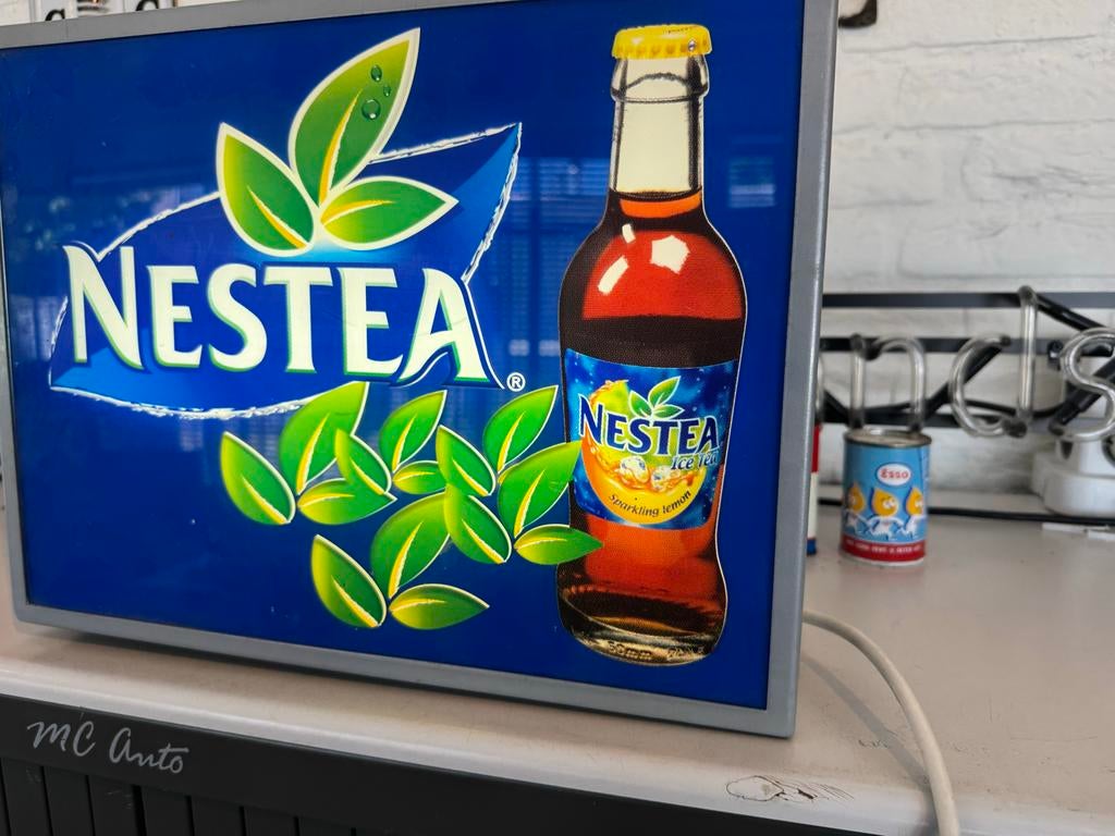 Nestea reclame Lichtbak - Vintage Reclamebord, Gebruikt, ., Lichtbak of (neon) lamp, Ophalen of Verzenden