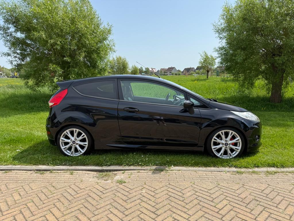 Ford Fiesta Metal 1.6 135pk | 121dkm | Nette staat, Auto's, Ford, 1596 cc, Zwart, Handgeschakeld, Particulier