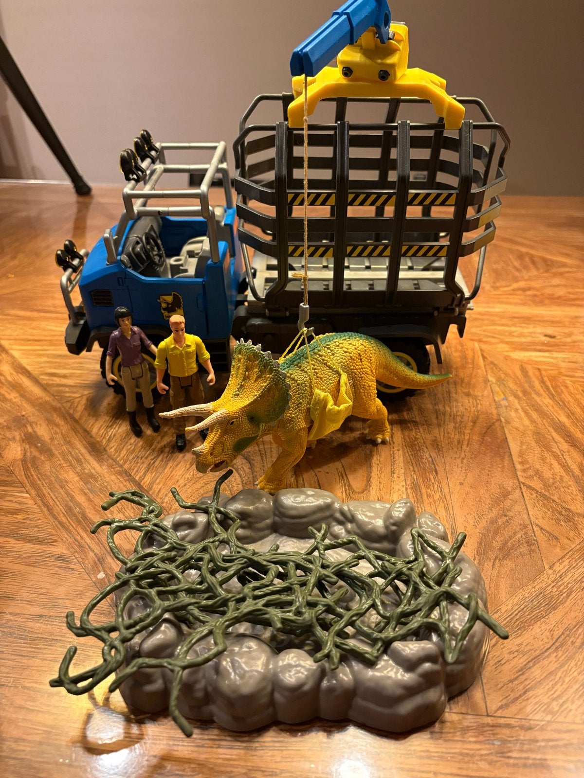 Schleich Dinosaurus Truckmissie met Triceratops, Ophalen of Verzenden, Zo goed als nieuw, Jongen of Meisje