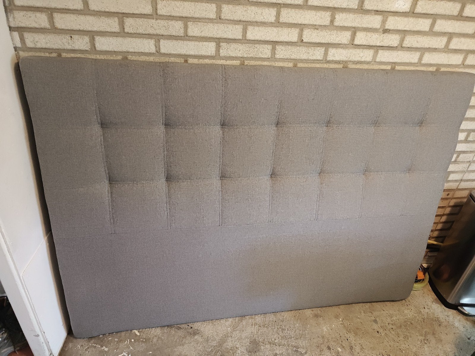 Jysk hoofdbord HB 180x125 H50 gecapitonneerd grijs, Ophalen, Tweepersoons, Zo goed als nieuw, 180 cm