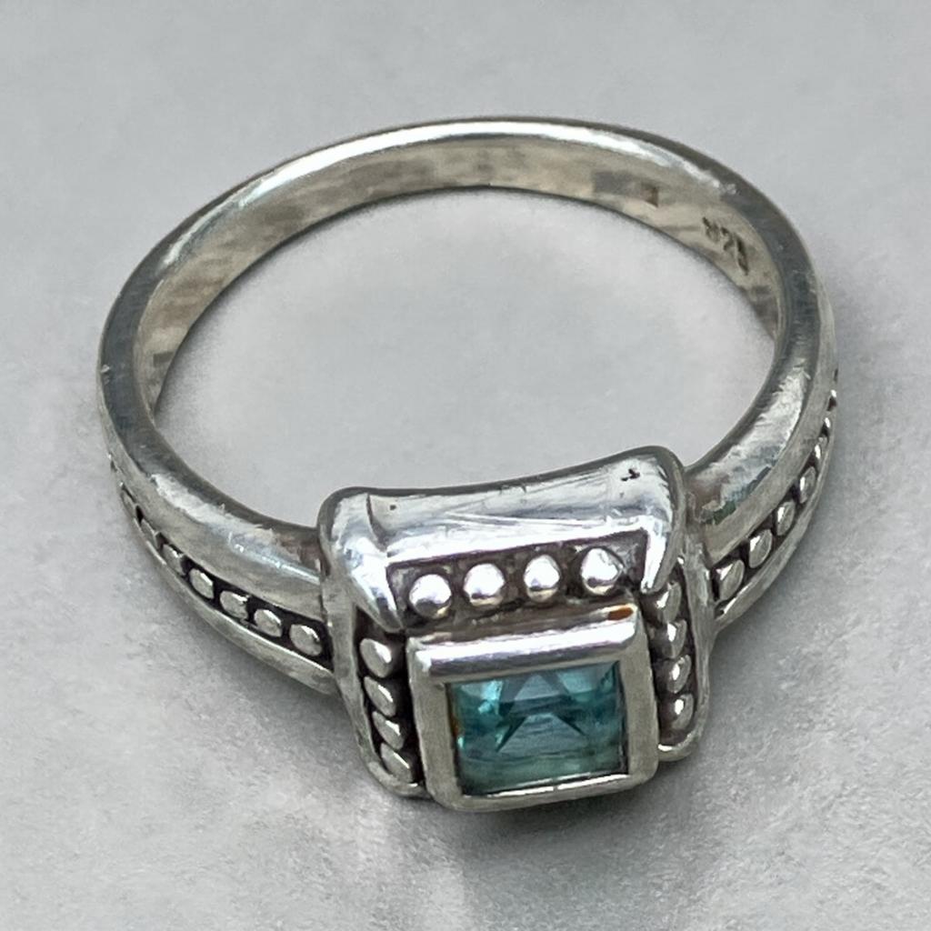 Antieke Zilveren Ring met IJsblauwe Topaas - Maat 19-20mm, Sieraden, Tassen en Uiterlijk, Antieke sieraden, Met edelsteen, Ophalen of Verzenden