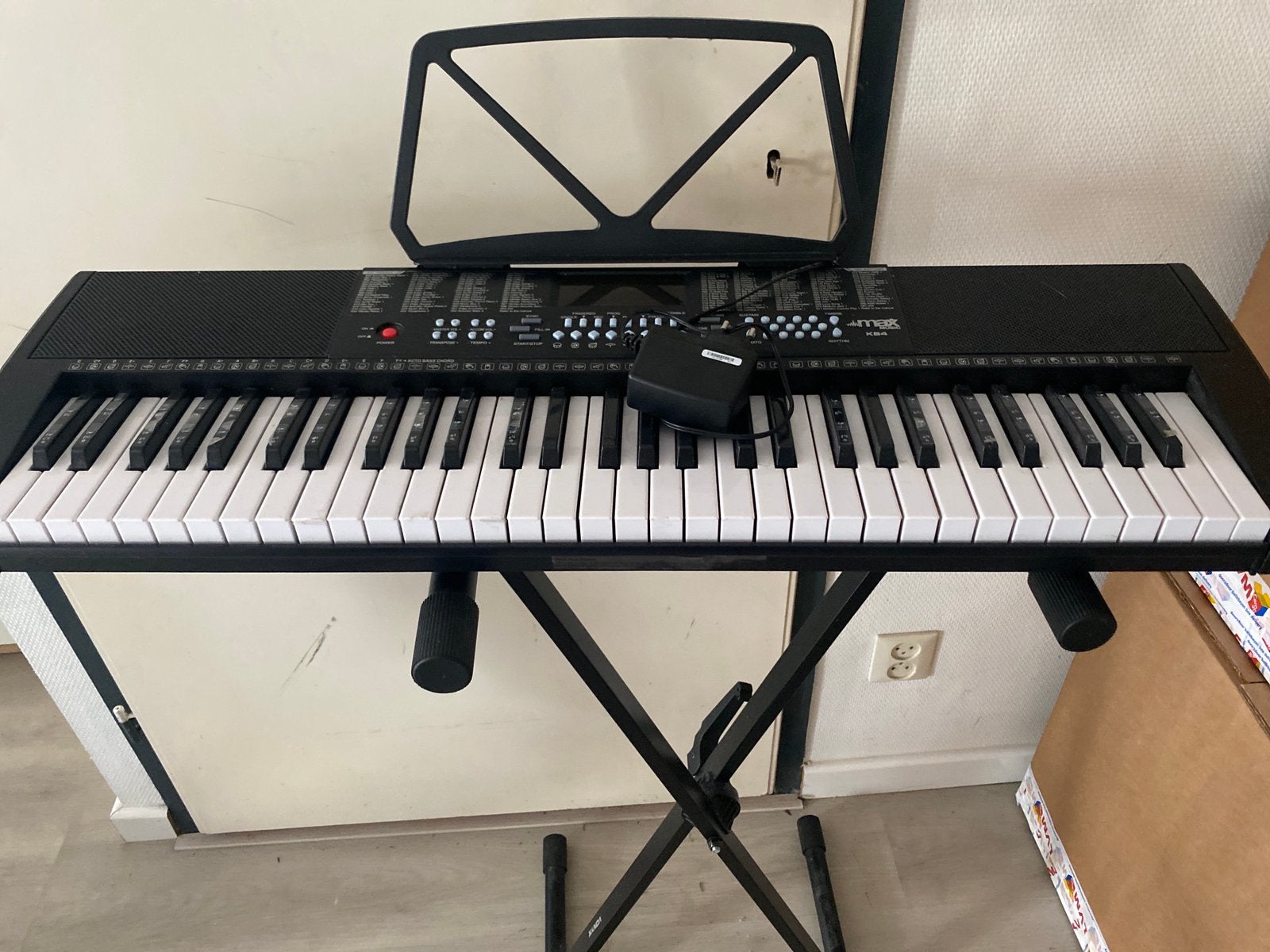 Max kb4  electronic keyboard, Ophalen of Verzenden, Gebruikt, 61 toetsen, Overige merken