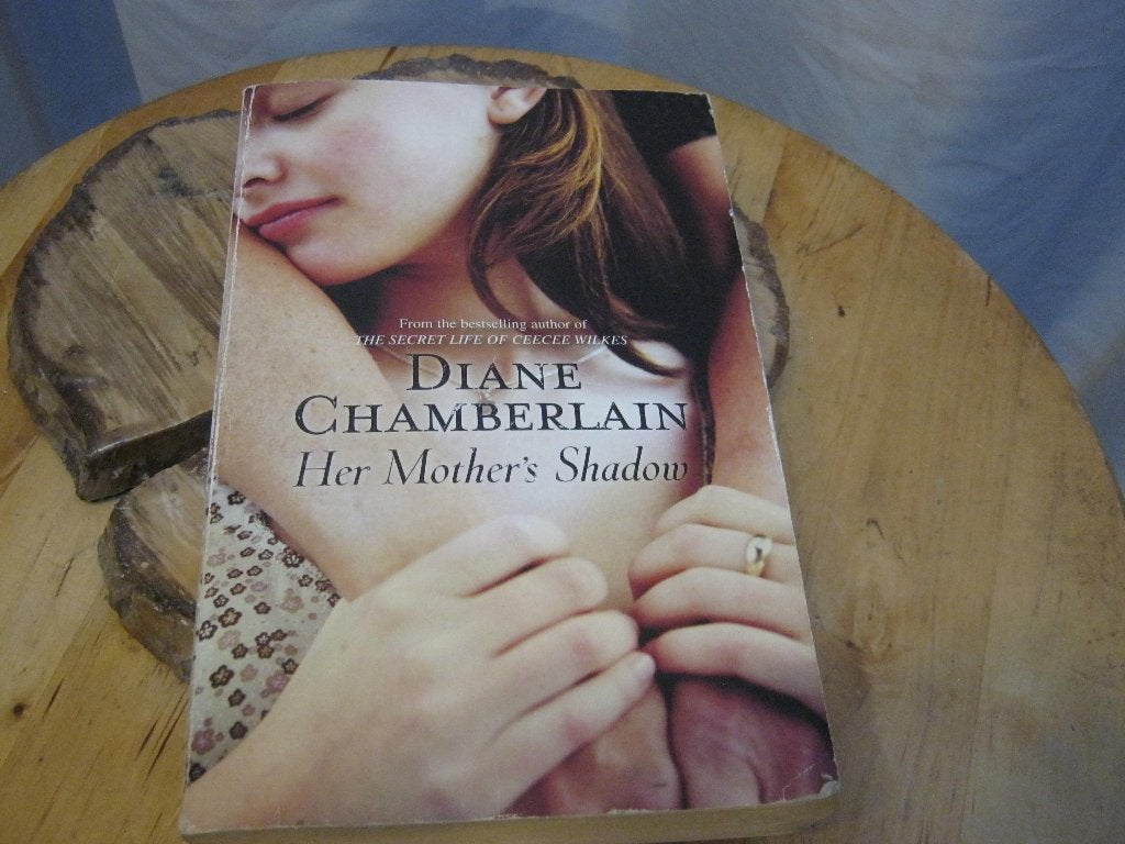 Engelstalige Her Mother’s Shadow Diane Chamberlain, Ophalen of Verzenden, Gelezen