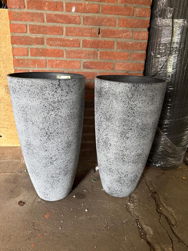 Polystone buitenpotten antraciet 70cm 2 stuks, 25 tot 40 cm, Overige materialen, Ophalen of Verzenden, Zo goed als nieuw