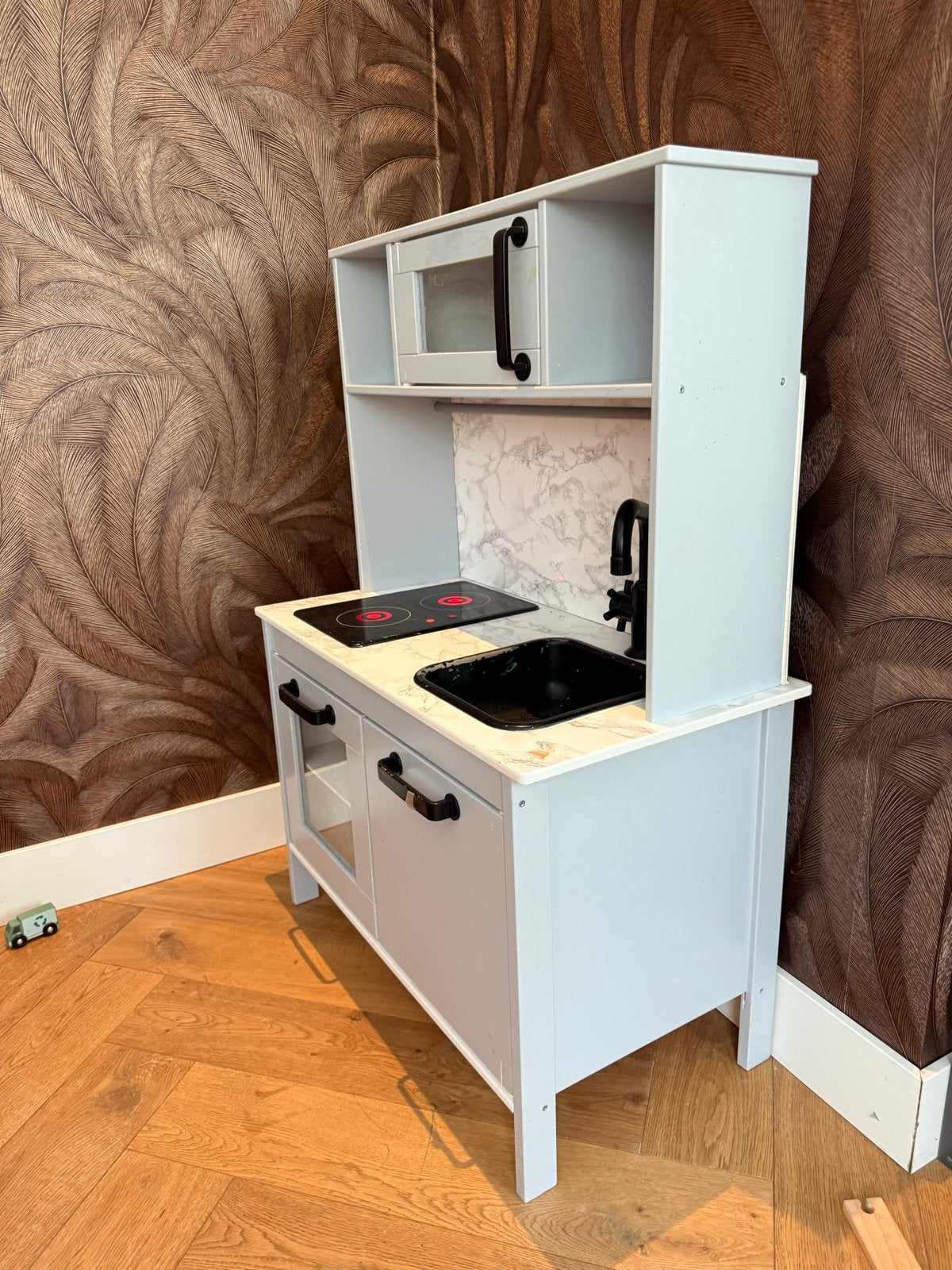 Leuke speelkeuken met marmerlook aanrechtblad, Kinderen en Baby's, Ophalen of Verzenden, Gebruikt, Hout, Speelkeuken