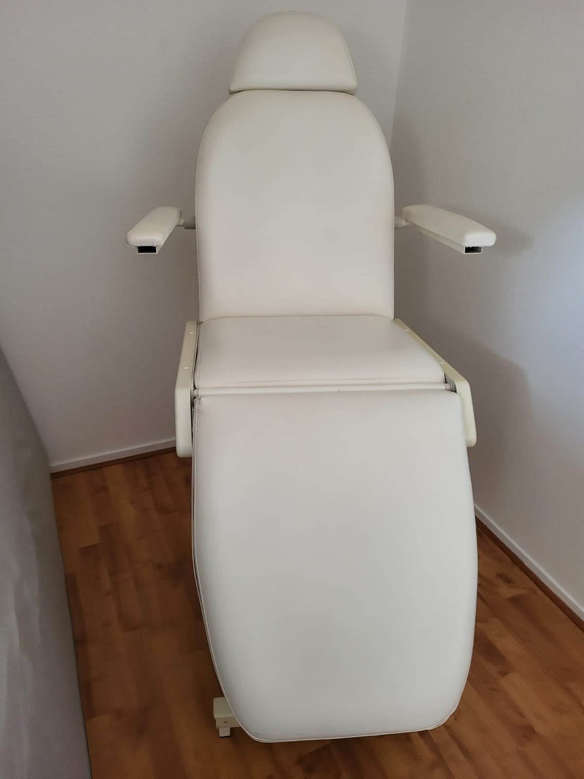 Mooie salonstoel voor thuissalon, Huis en Inrichting, Ophalen
