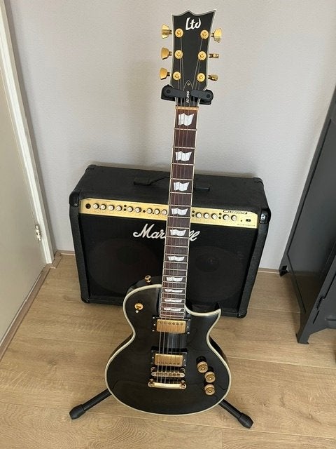 ESP LTD EC-256 Black  EMG James Hetfield pickups +,koffer, Ophalen of Verzenden, Zo goed als nieuw, Solid body, Overige merken