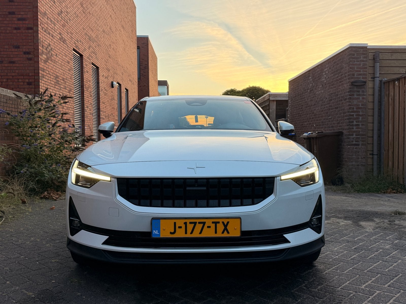 Polestar 2 Long Range Dual Motor Performance 2021 Wit, Auto's, Automaat, Polestar 2, Beige, 110 €/maand